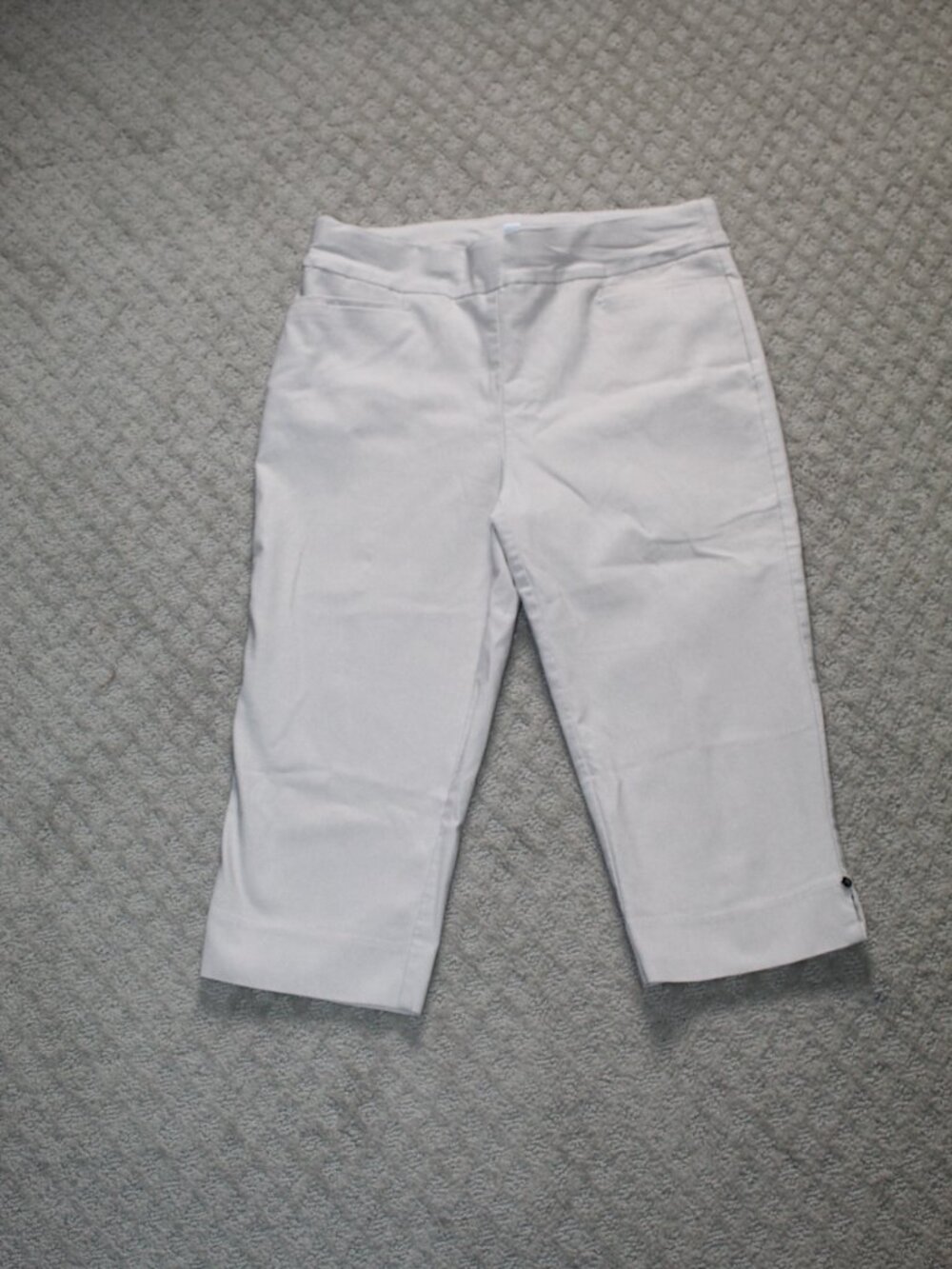 Chico's Size 0 / Women's 4 Beige 16" Pull On Bermuda Shorts